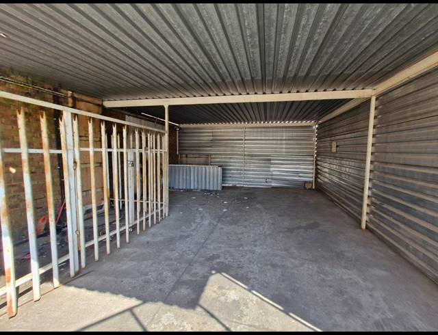 900M² RETAIL TO LET IN BARDENE